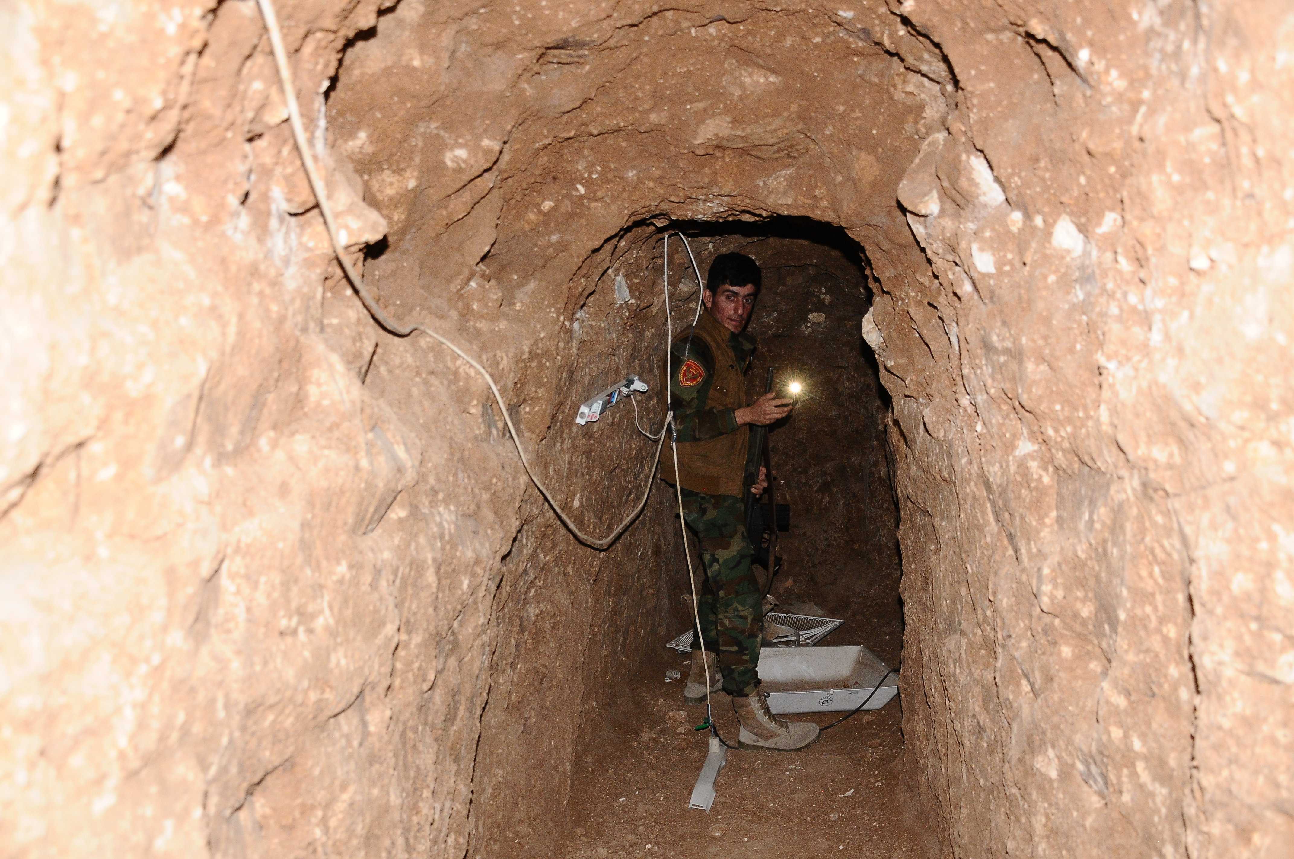 Phát hiện cung điện cổ nguyên vẹn từ đường hầm IS đào ở Mosul ảnh 1
